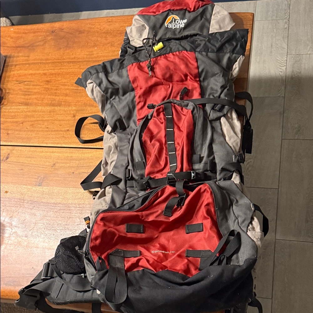 Lowe Alpine contour 3